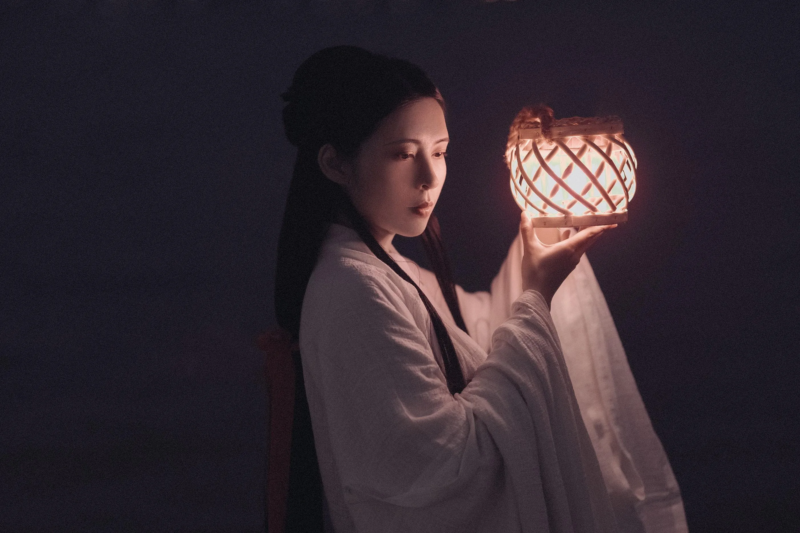 [YITUYU艺图语]2021.10.22 白衣隐 Yiyi [27P]插图8